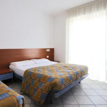 Stylish 50mt From The Sea With Pool Access Apartman *